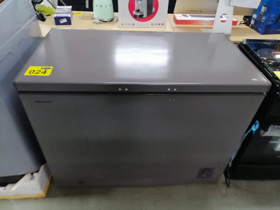 Hisense H390cfs Chest Freezer view 4